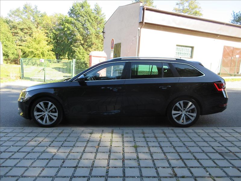 Škoda Superb 2,0 TDi 110 Kw, Style, DSG, No - fotka 6 z 36