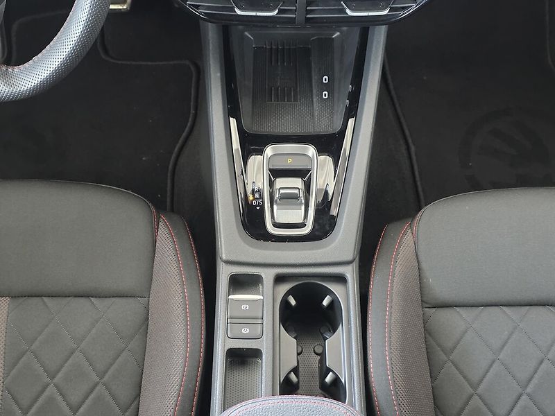 Škoda Octavia Combi DSG 2,0 TSi 195 kW RS - fotka 15 z 24