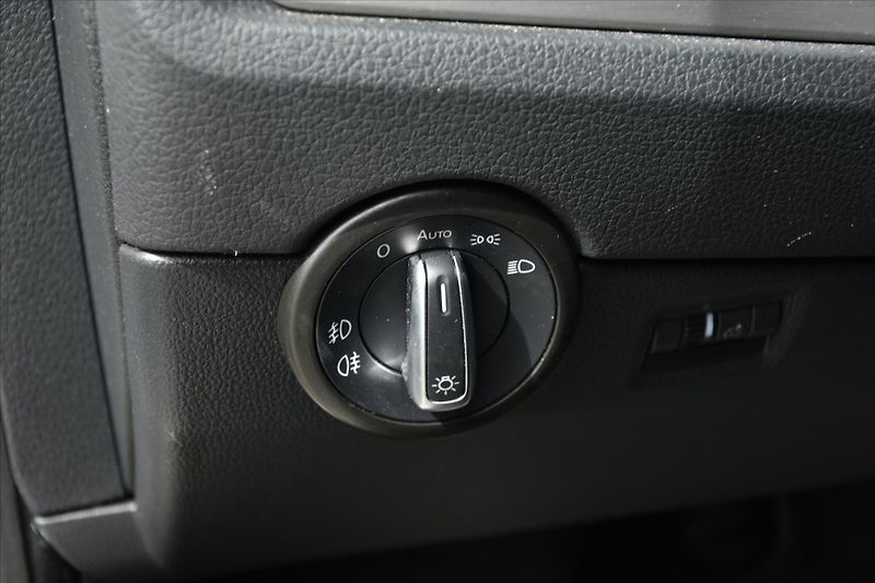 Volkswagen Multivan 2.0 TDI 110kW TAŽNÉ ZAŘ. ČR - fotka 16 z 30