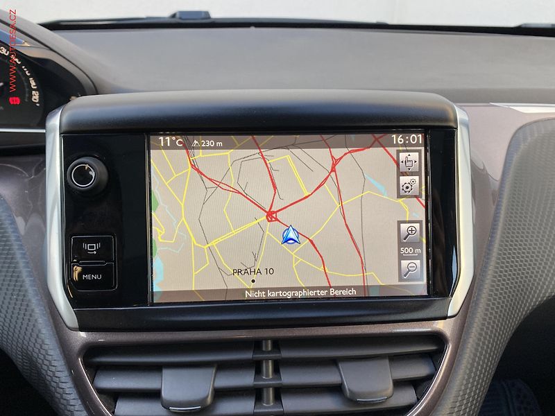 Peugeot 2008 (2014) 1.6 e-HDi, Navi, kamera - fotka 19 z 19