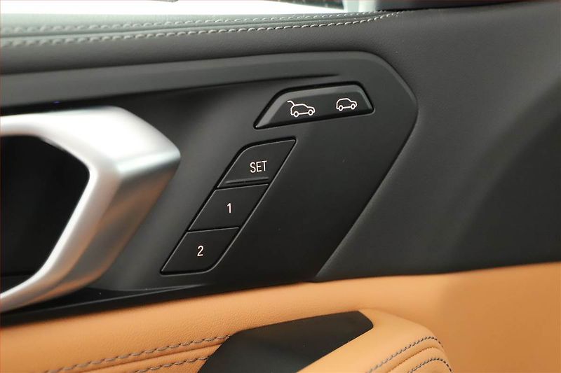 BMW X6 (2025) xDrive40i, M Paket, Navigace - fotka 10 z 21