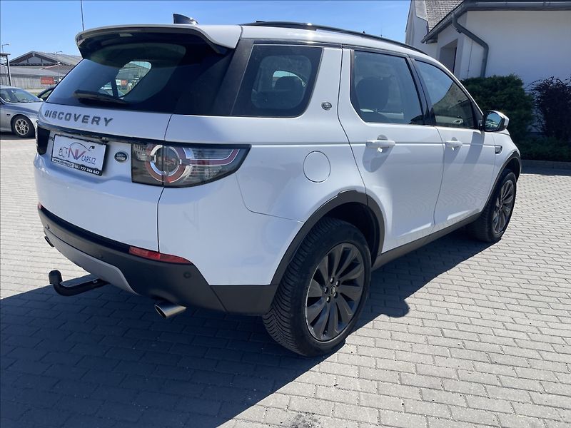 Land Rover Discovery Sport 2,0 TD4 132kw AWD Pano 7mist T - fotka 31 z 34