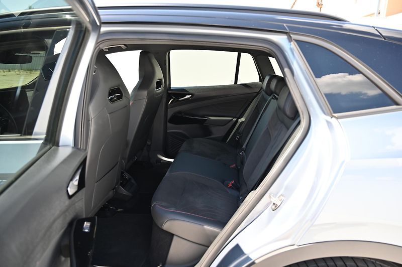 Volkswagen ID.4 GTX 4x4 (82kWh) SoH 92,3  DPH - fotka 38 z 48