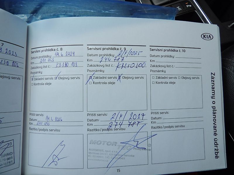 Kia Sorento 2.2CRDi Comfort Tažné ČR DPH - fotka 29 z 31