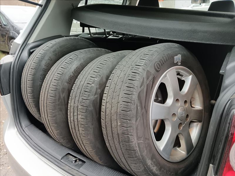 Volkswagen Golf Plus 2,0 TDi CR DSG  Trendline - fotka 24 z 24