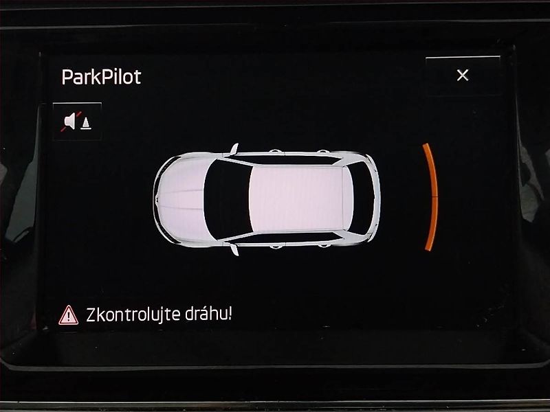 Škoda Fabia (2015) Style 1.2 TSI, Navi, Tempomat - fotka 20 z 20
