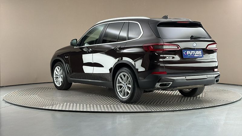 BMW X5 45e AUT xDrive - fotka 2 z 34