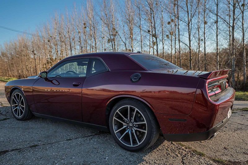 Dodge Challenger 3.6 V6 SXT Automat - fotka 3 z 13