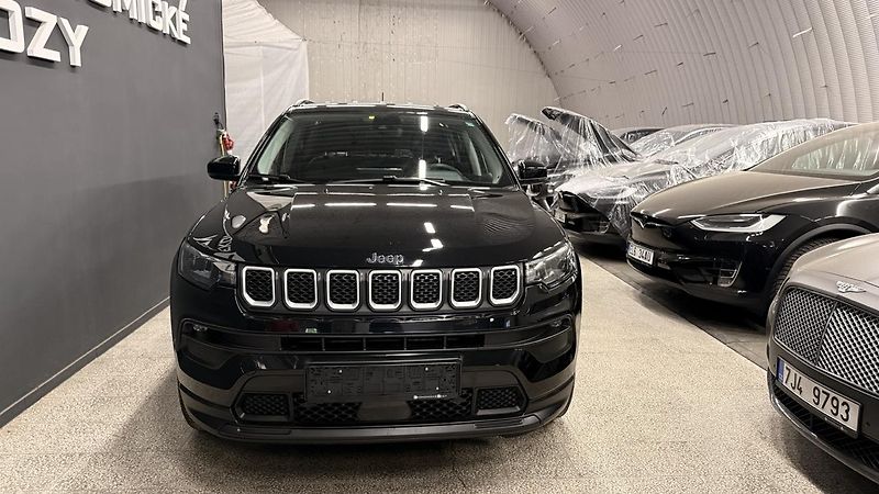 Jeep Compass (2021) 1.3i 4x4,PHEV,50km dojezd - fotka 1 z 51