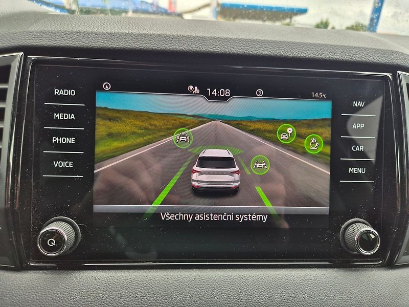 Škoda Karoq 1,5 TSI DSG 110kW Fresh - fotka 19 z 21