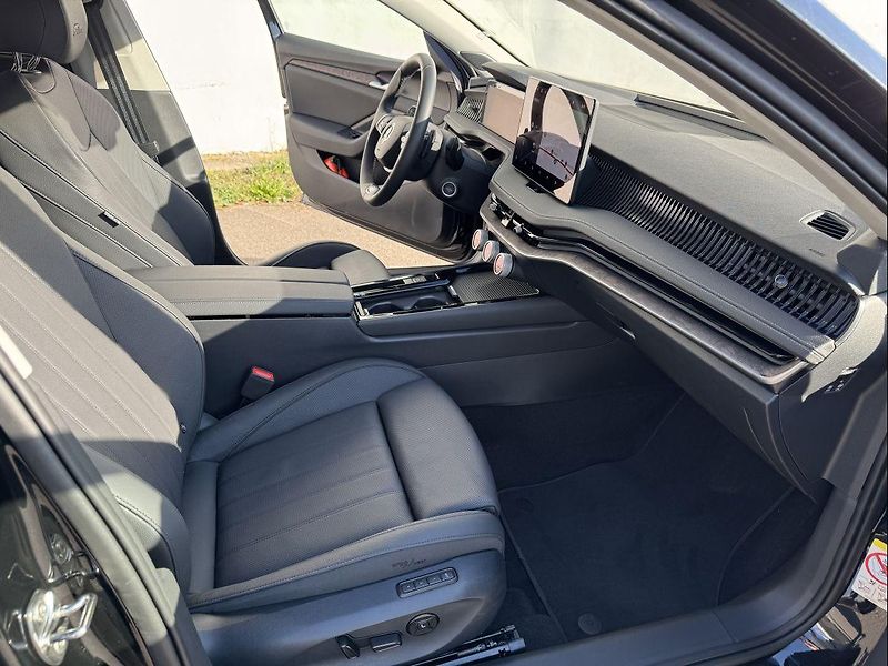 Škoda Superb (2024) Combi L&K iV 1,5 TSI DSG  - fotka 8 z 15