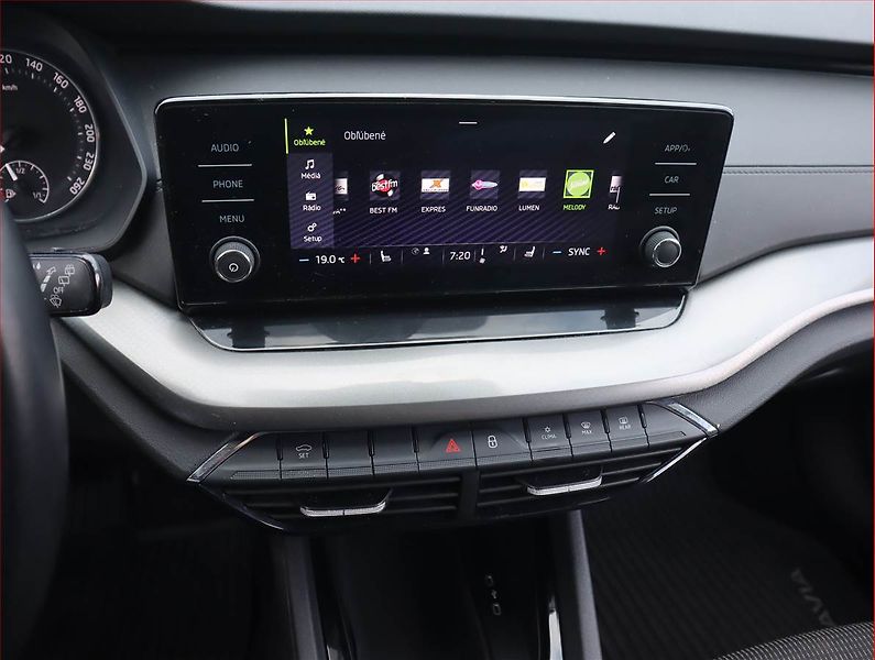 Škoda Octavia (2022) Ambition 2.0 TDI, Tempomat - fotka 12 z 20