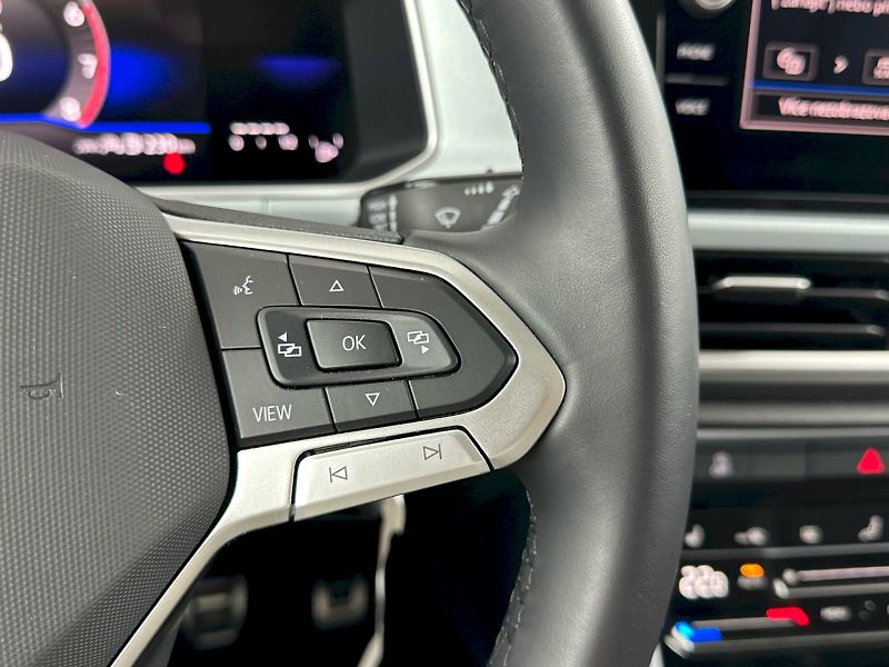 Volkswagen T-Roc (2025) Life GOAL 1.0 TSI 85kW - fotka 23 z 27