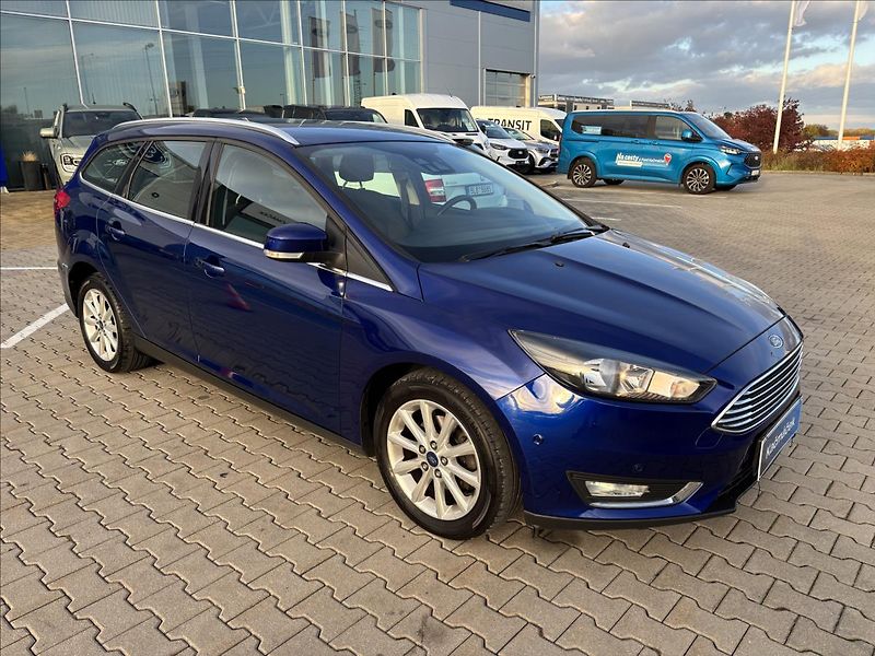 Ford Focus 1,5 TDCI 88kW Titanium - fotka 7 z 38