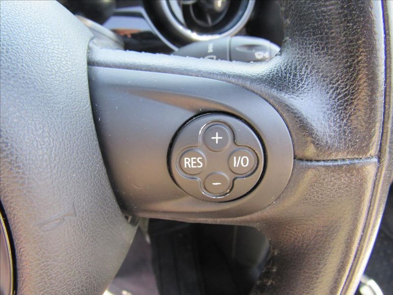 Mini Cooper 1,6 i 90kW Roadster Cabrio - fotka 22 z 43