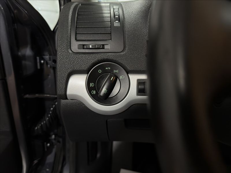 Škoda Octavia 1,4   TSI FAMILY XENON ŠÍBR TZ - fotka 14 z 45