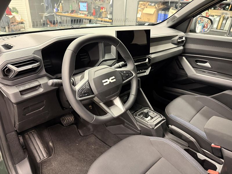 Dacia Duster III E-Tech Hybrid 1.6 l 69 kW - fotka 7 z 16