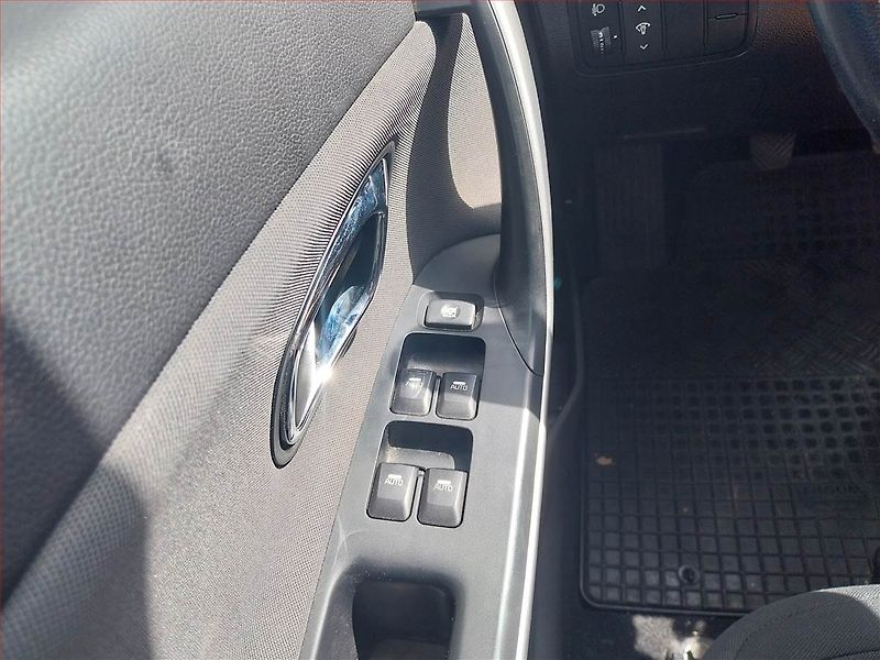 Kia Ceed (2015) 1.6 GDI, ČR,1.maj, Serv.kniha - fotka 15 z 16