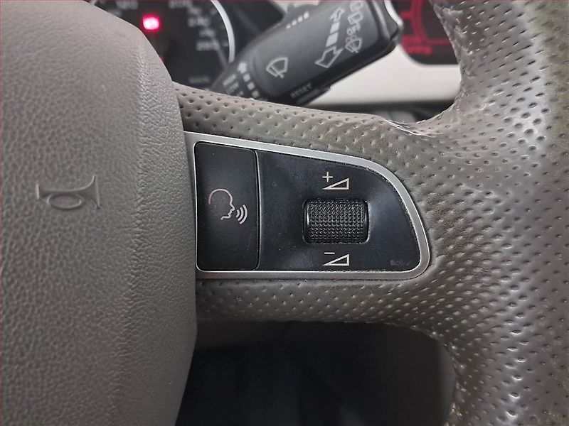 Audi A4 (2008) 3.0 TDI , 4X4, Xenony - fotka 15 z 16