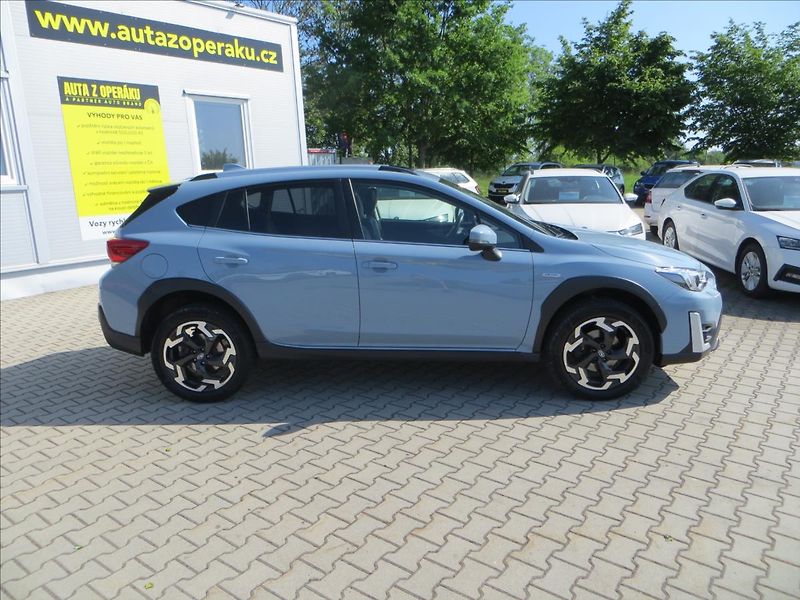 Subaru XV 2,0 i Executive ES Lineartroni - fotka 9 z 40