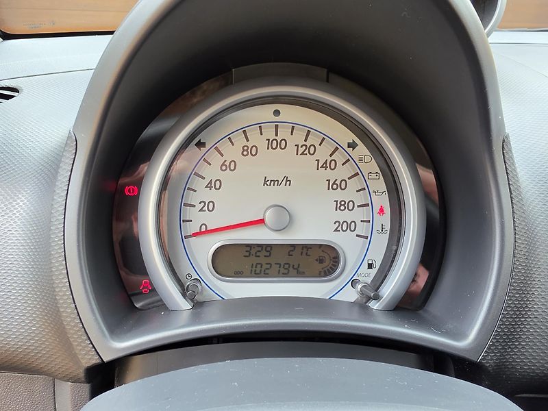 Suzuki Splash 1.2i 63kW KLIMA*REZERVACE* - fotka 18 z 46