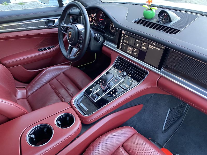 Porsche Panamera (2017) TURBO - fotka 9 z 17