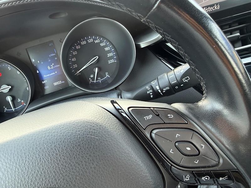Toyota C-HR 1.2 Turbo Active Navi - fotka 17 z 28
