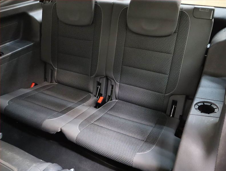 Volkswagen Touran (2011) 2.0 TDI, 7 míst, Serv.kniha - fotka 21 z 22