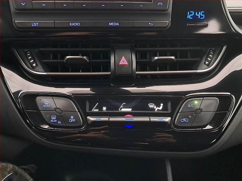Toyota C-HR (2018) 1.2 Turbo, Serv.kniha - fotka 14 z 16