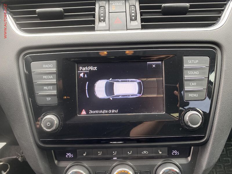 Škoda Octavia (2015) 2.0 TDi 4x4, ČR, servis - fotka 17 z 17