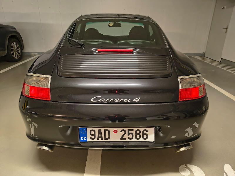 Porsche 911 CARRERA 4 - fotka 6 z 20