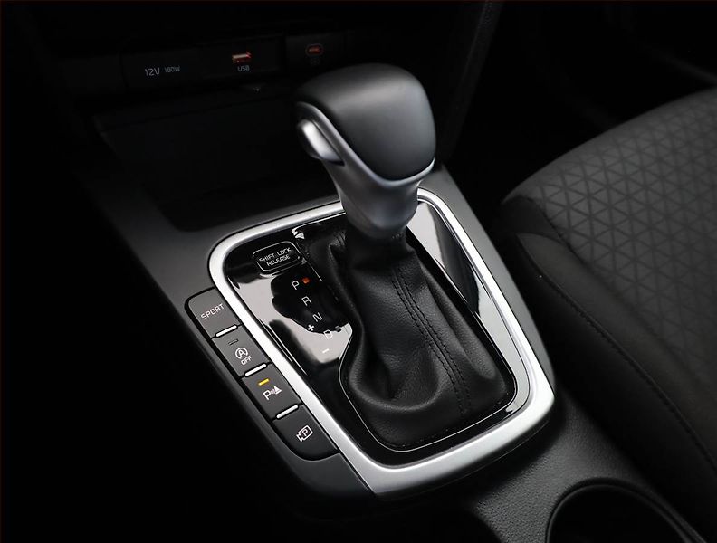Kia Ceed (2023) 1.5 T-GDI - fotka 11 z 20