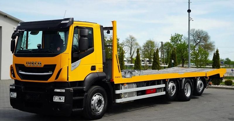 Iveco Stralis (2018) 420 8x4 odtahovka EURO 6 - fotka 7 z 23