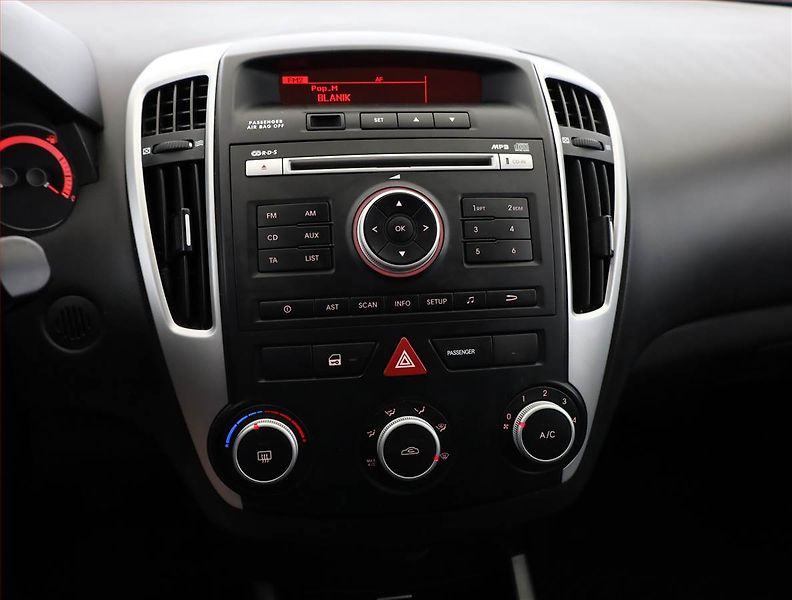 Kia Ceed (2012) 1.4 CVVT - fotka 10 z 14