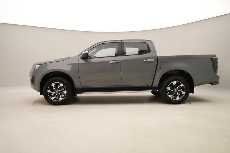 Isuzu D-Max (2026) Double Cab 2,2l LSE 4x4 AUT - fotka 2 z 35