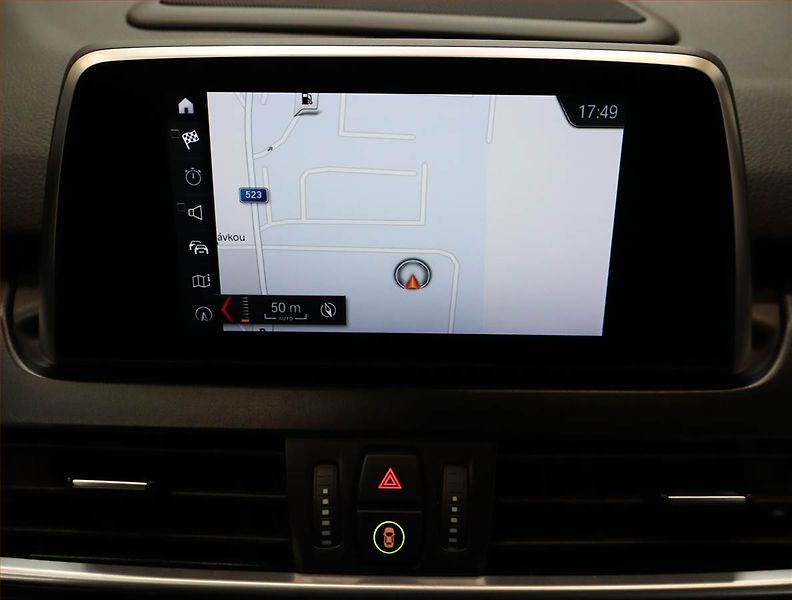 BMW Řada 2 (2021) Luxury Line 216d Gran Tourer - fotka 13 z 25