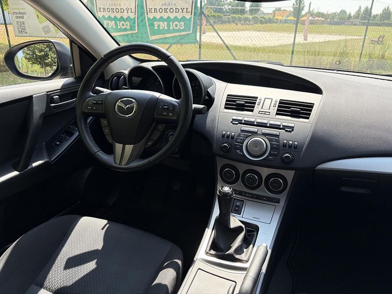 Mazda 3 1.6 High-Line - fotka 24 z 30