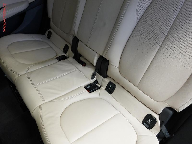 BMW Řada 2 (2017) 2.0d 220d xDrive, AT, navi - fotka 10 z 22