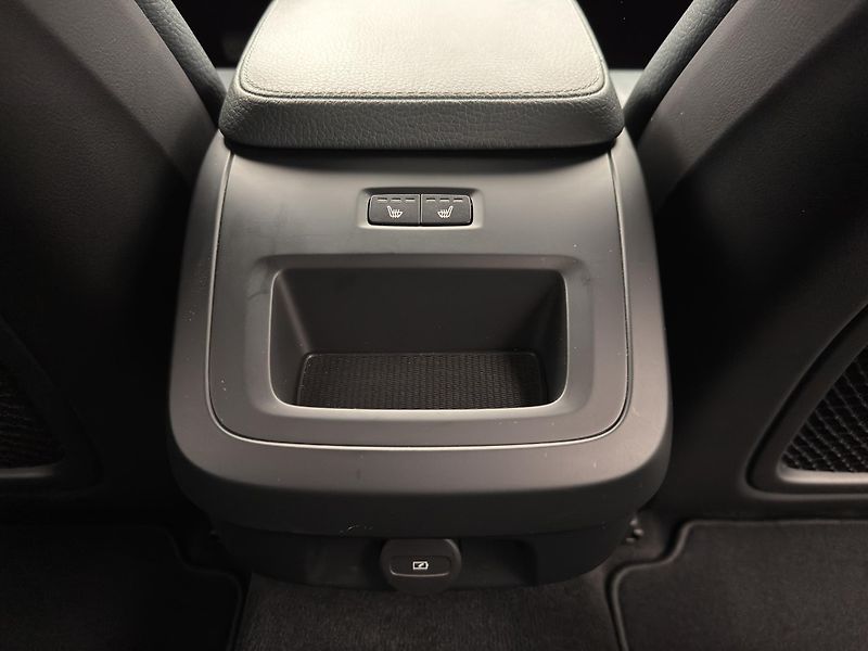 Volvo V90 B4 MOMENTUM AUT - fotka 26 z 45