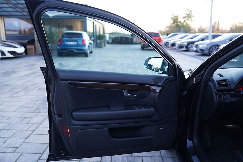 Audi S4 B7 V8 253kW/BOSE/RECARO/MAX VÝ - fotka 11 z 50