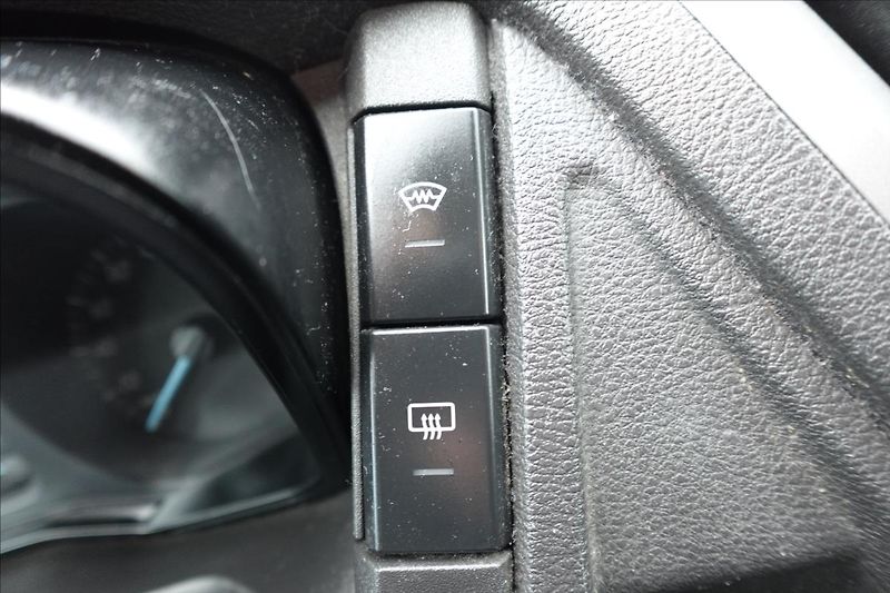 Ford Transit 2,0 TDCI  L3H2 BUS KLIMA - fotka 26 z 33