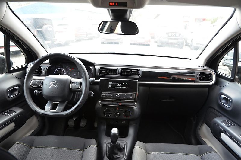 Citroën C3 (2019) 1.2 PT 50kW / KLIMA / VYHŘ.SED - fotka 13 z 28