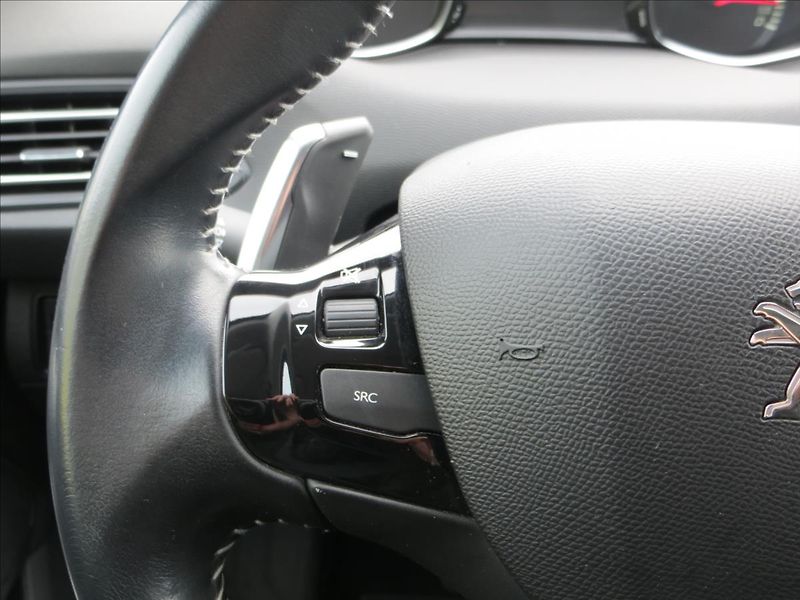 Peugeot 308 1,2 PureTech AUT8 S&S SW ČR - fotka 18 z 23