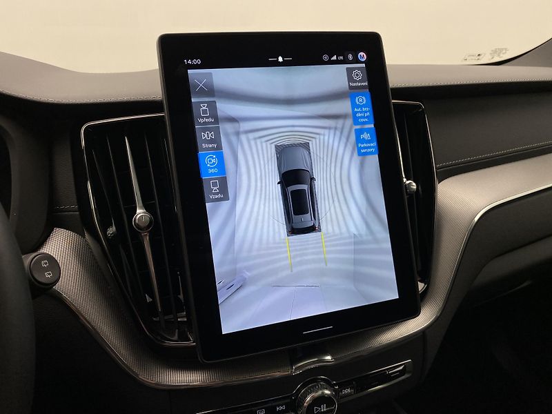 Volvo XC60 T8 AWD RECHARGE REZERVACE - fotka 60 z 65
