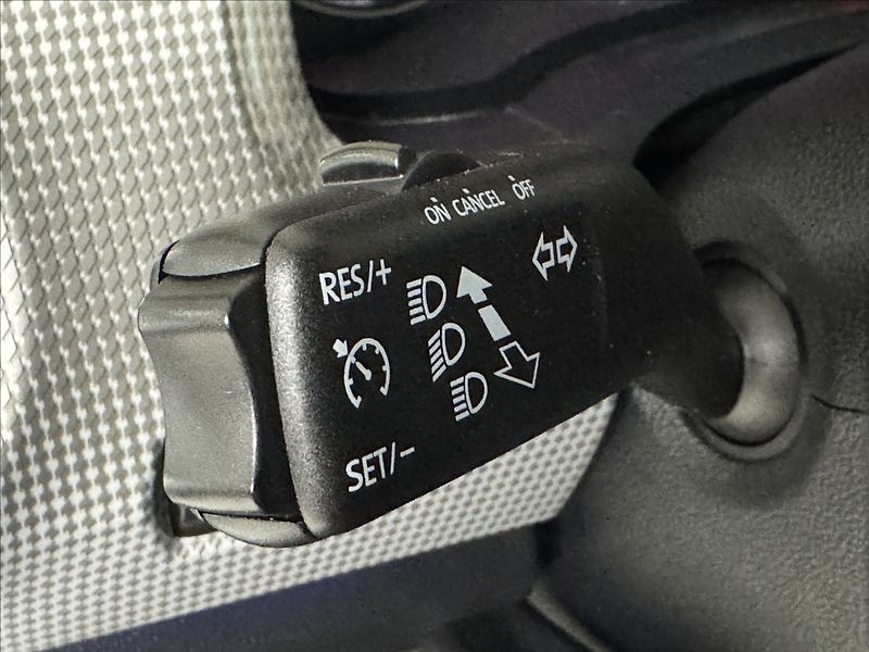 Volkswagen e-up! 61kW Style LED Kamera APP - fotka 25 z 45