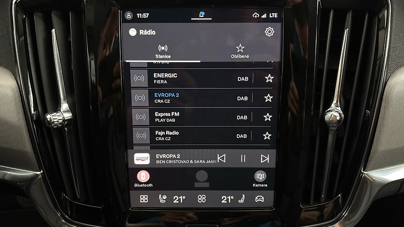 Volvo V90 2.0 B4 AUT Momentum Pro - fotka 11 z 30