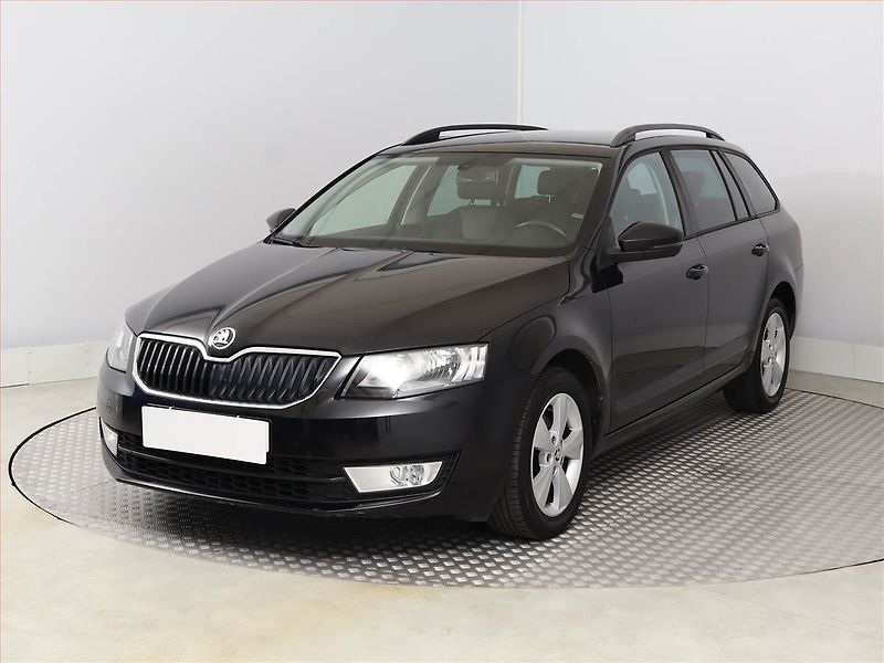 Škoda Octavia (2014) 1.6 TDI, Tempomat - fotka 2 z 13