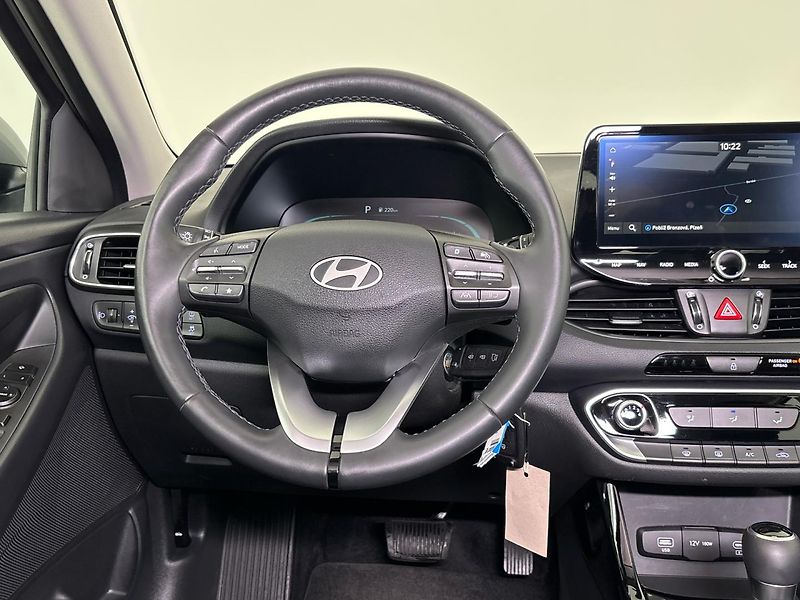 Hyundai i30 Smart DCT - fotka 18 z 26