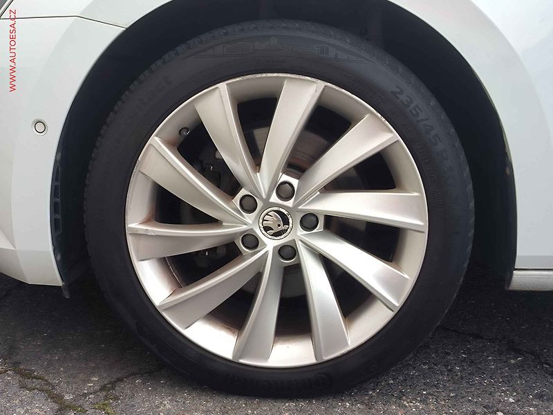 Škoda Superb (2016) 1.6 TDi, Style, DSG, bixen - fotka 22 z 23