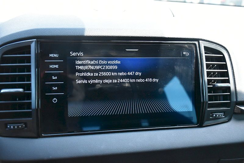 Škoda Karoq (2023) Sportline Exclusive 1.5 TSI 11 - fotka 22 z 35